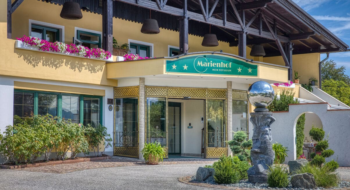 Marienhof - Hotel in Velden am Wörthersee